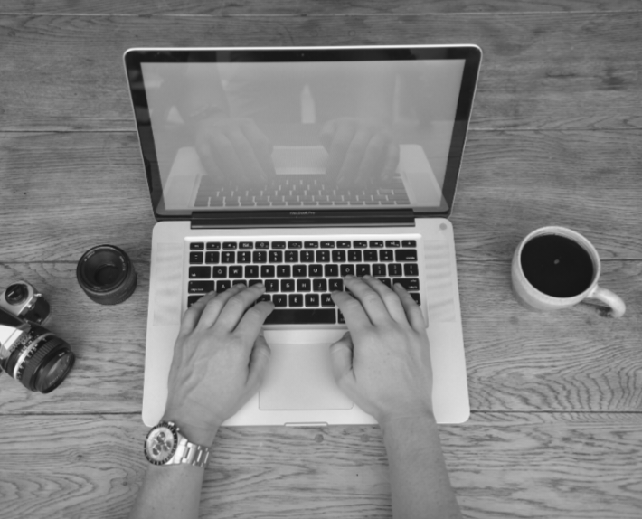 パソコン作業風景